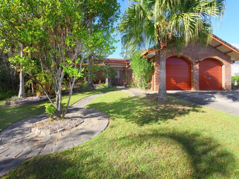 4 Binalong Drive, Ashmore, Qld 4214 Property Details