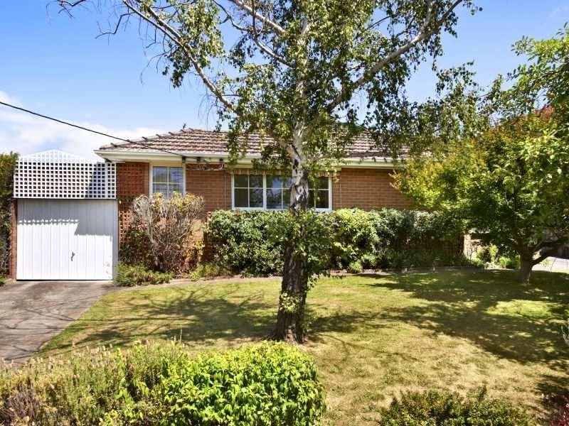 1/8 Athelstan Road, Camberwell, VIC 3124