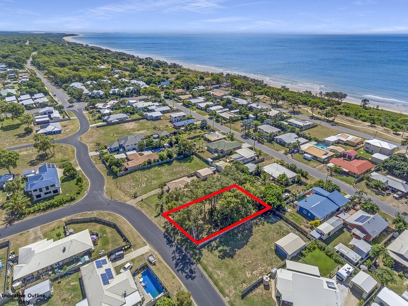 40 Acacia Street, Moore Park Beach, QLD 4670
