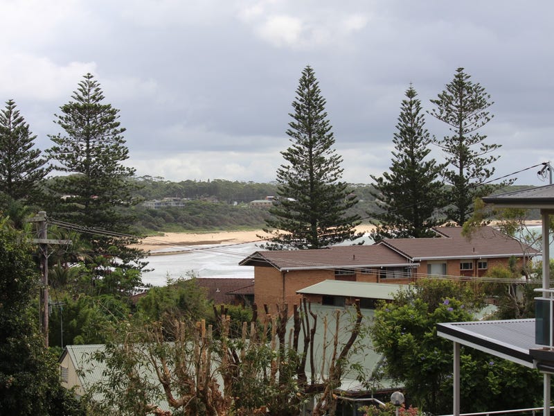 11 High Street, Black Head, NSW 2430