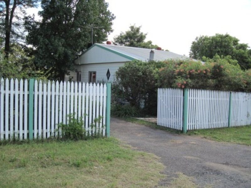 4 Racecourse Road, Cessnock, NSW 2325 Property Details