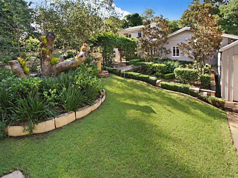 25 Upper Brookfield Road, Brookfield, Qld 4069 Property Details