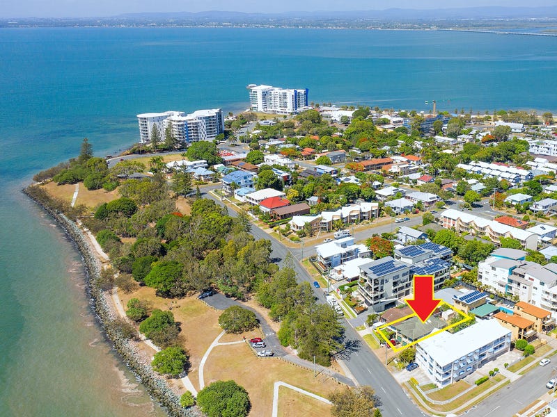 34 Gayundah Esplanade, Woody Point, Qld 4019 House for Sale