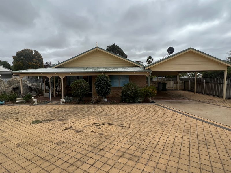 46 Kitchener Road, Merredin, WA 6415 House for Sale