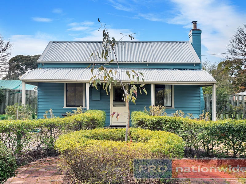 90 Neill Street, Beaufort, Vic 3373 Property Details