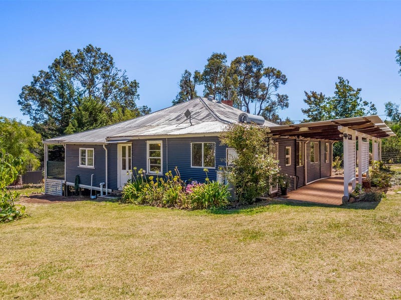 8 Mcalinden Street, Bridgetown, WA 6255 Property Details