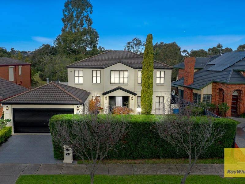 118 David Collins Drive, Endeavour Hills, VIC 3802