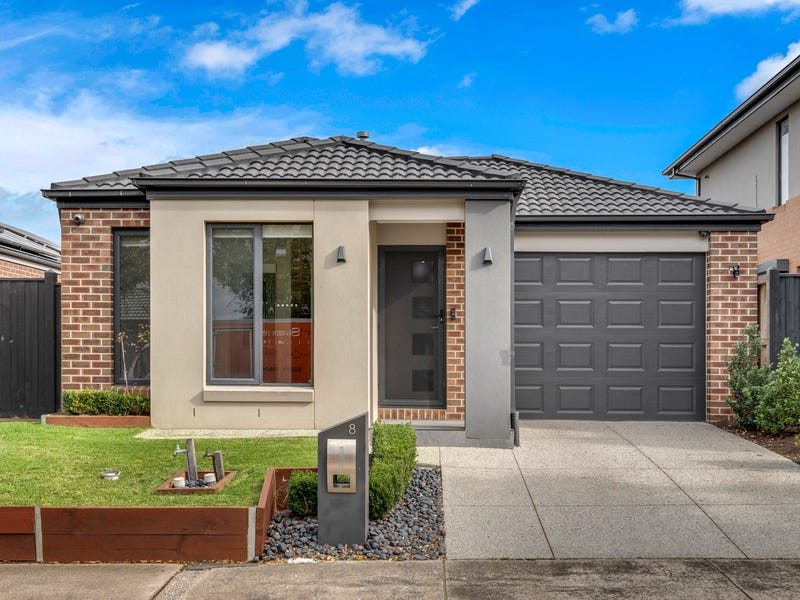 8 Calypso Drive, Mickleham, VIC 3064