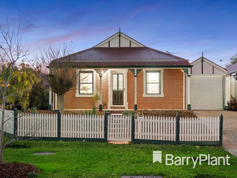 17 Rosewood Place, Chirnside Park, VIC 3116