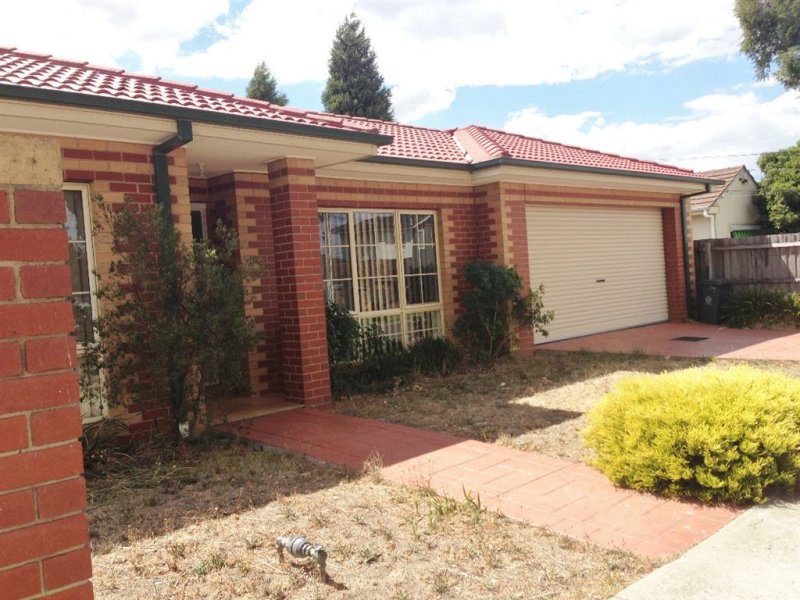 1/2 Dorothy Avenue, Thomastown, VIC 3074