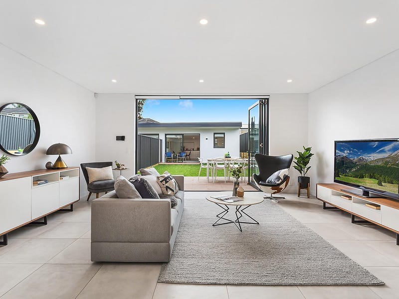 16 Warburton Street, Chifley, NSW 2036 Property Details