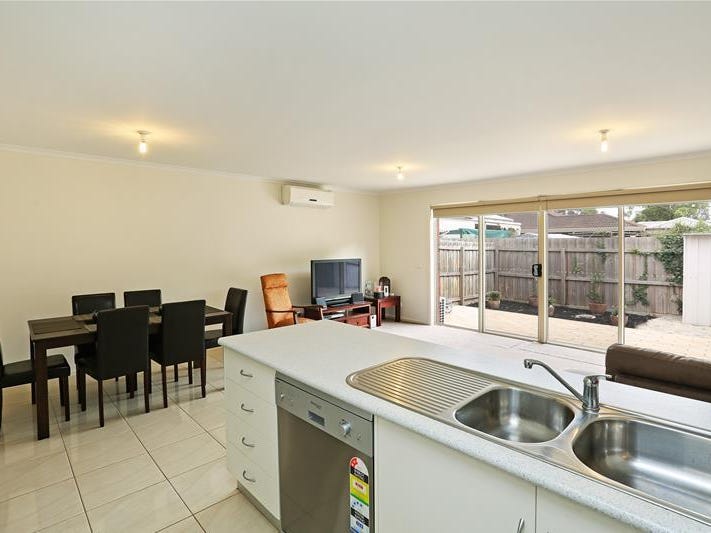 2/23 Flinders Avenue, Lara, Vic 3212 - Property Details