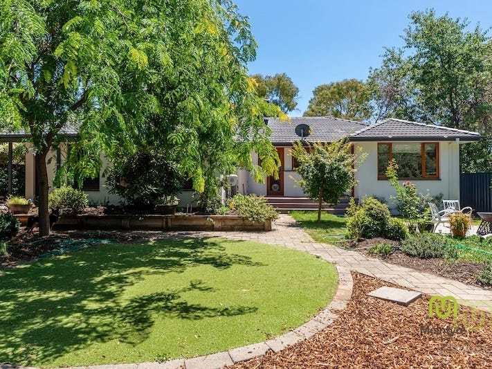 11 Nelson Place, Curtin, ACT 2605