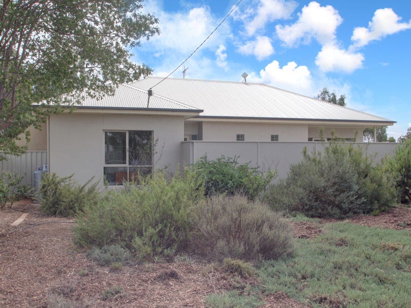 39 Moore St, Katamatite, Vic 3649 Property Details