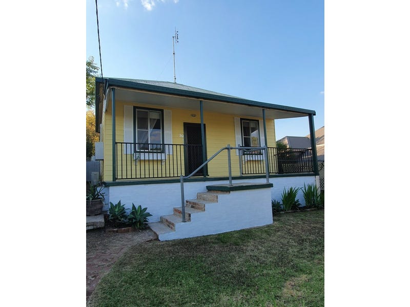 30 Gap Street, Parkes, NSW 2870