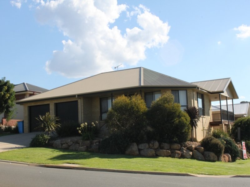 26 Yanko Cres, Bourkelands, NSW 2650