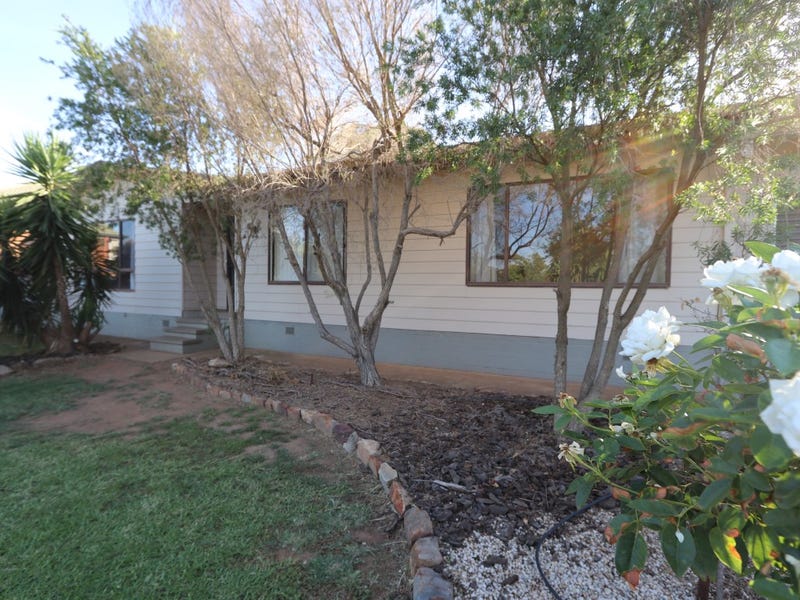 27 Cowabbie Street, Coolamon, NSW 2701 Property Details