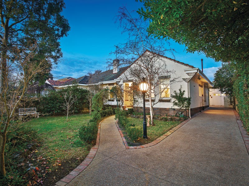 16 Leopold Cres, Mont Albert, VIC 3127