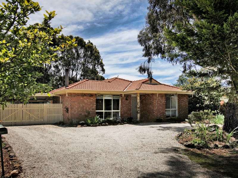 4 Barbara Street, Woodend, Vic 3442 Property Details