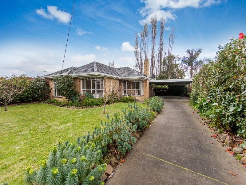 37 Gairloch Drive, Frankston, Vic 3199 Property Details