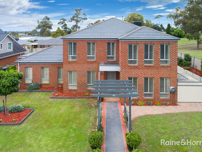 43 The Avenue, Sunbury, Vic 3429 House for Sale