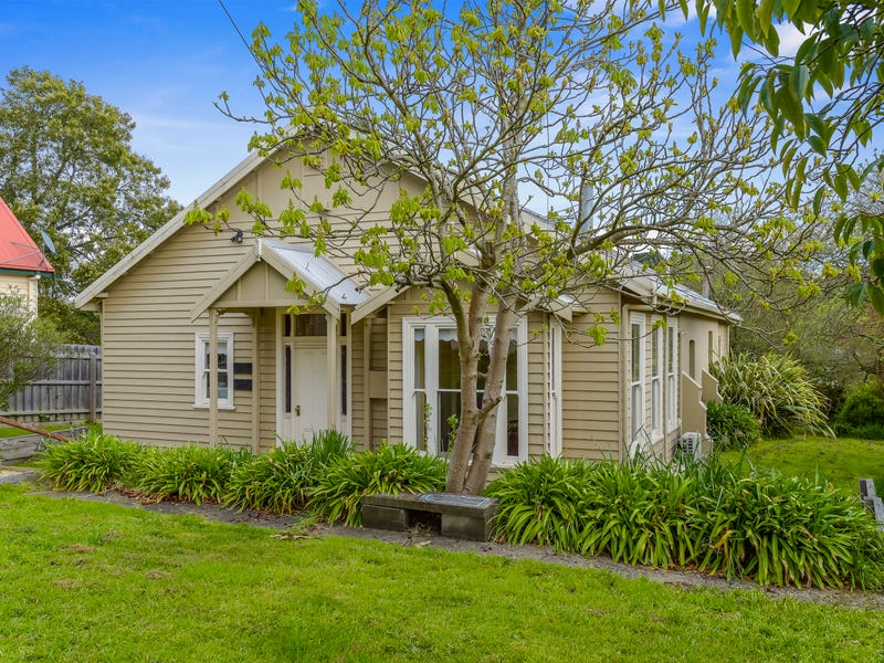 19 Buckland Street, Woodend, Vic 3442 Property Details