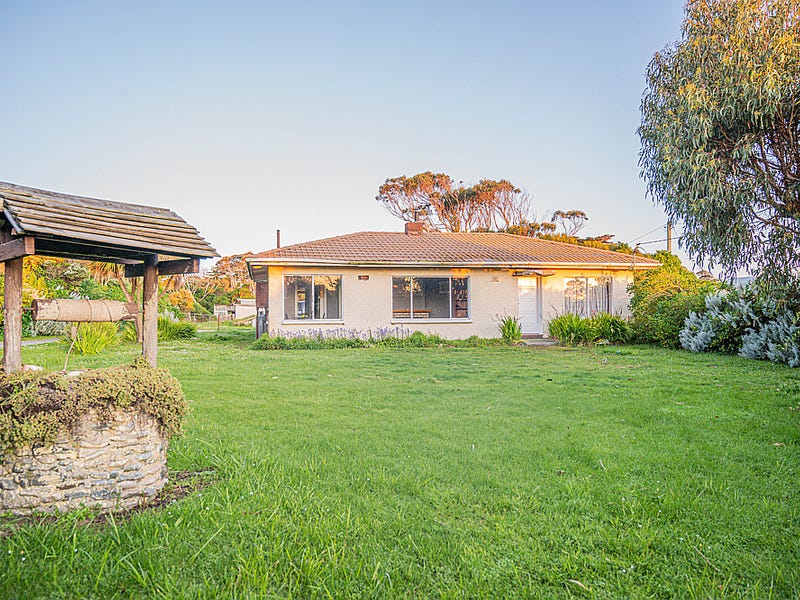 120 Main Street, Currie, Tas 7256 House for Sale