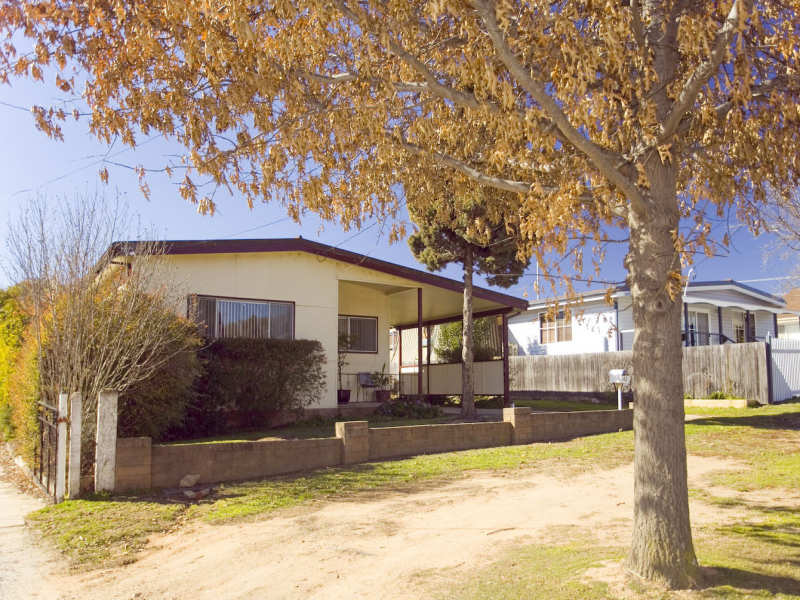 42 Atkinson Street, Queanbeyan East, NSW 2620