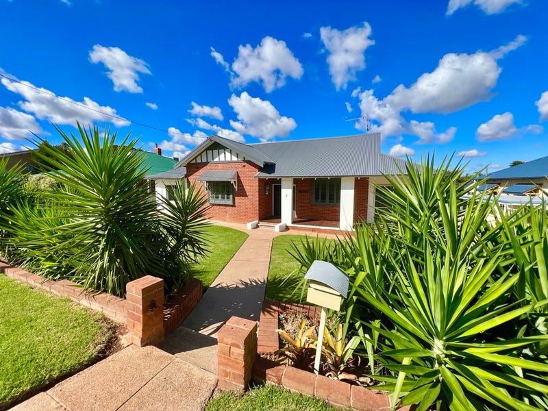 7 Gap Street, Parkes, NSW 2870 Property Details
