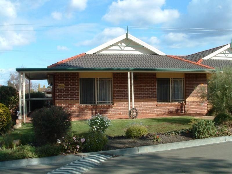 Villa 2/15 Canal Road, Paynesville, Vic 3880 Property Details