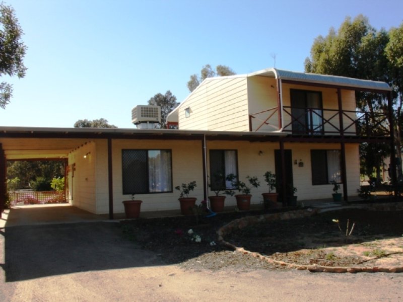 1 Commander Court, Geraldton, WA 6530 Property Details