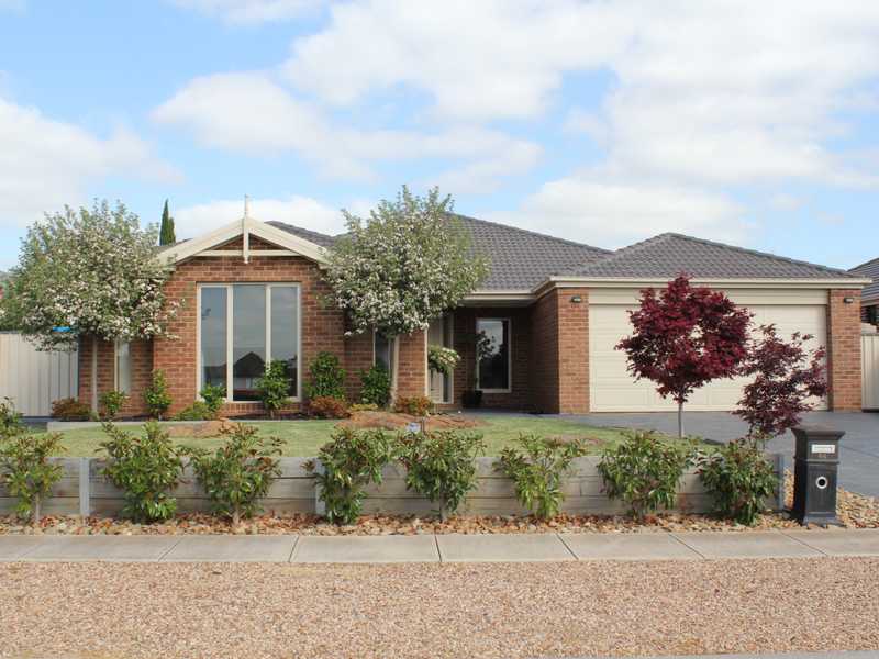 44 Grantleigh Drive, Darley, VIC 3340