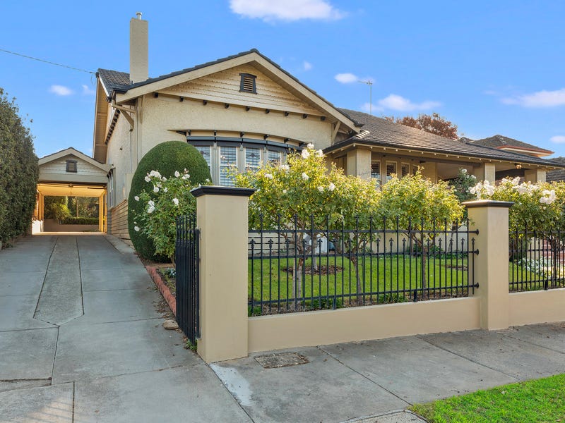 4 Reginald Street, Quarry Hill, VIC 3550