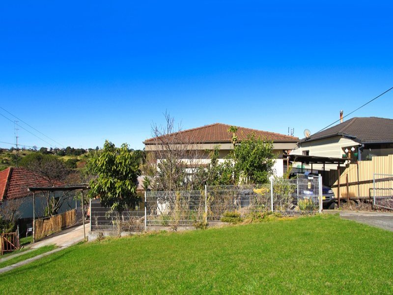 11 Monteith Street, Cringila, NSW 2502 Property Details