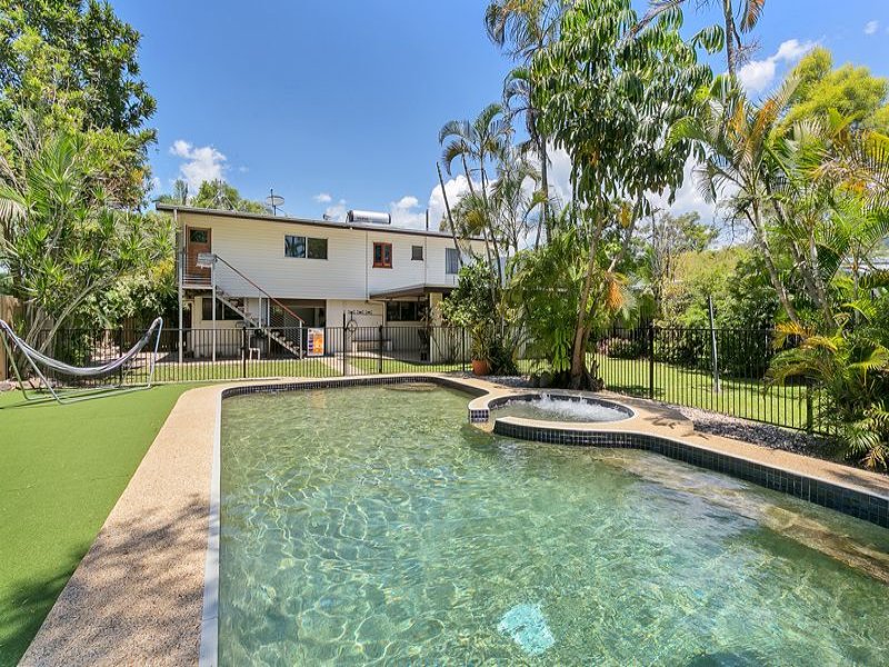 18 Kingsford Street, Mooroobool, Qld 4870 Property Details