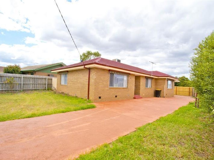 12 Milverton Street, Melton, Vic 3337 Property Details