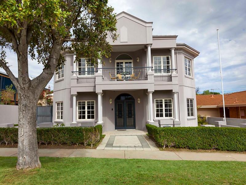 16 Mary Street, Watermans Bay, WA 6020