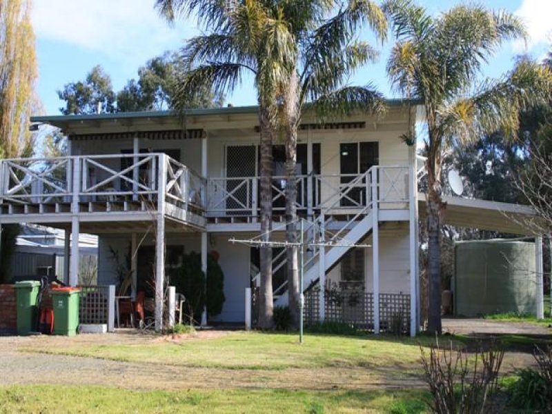 12 Hillcrest Road, Bonnie Doon, VIC 3720