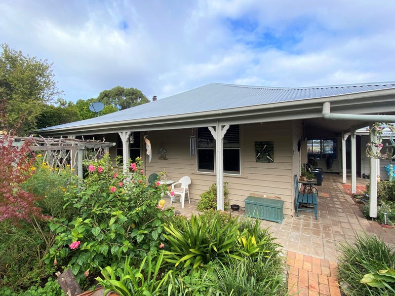 85 Punt Road, Metung, Vic 3904 Property Details