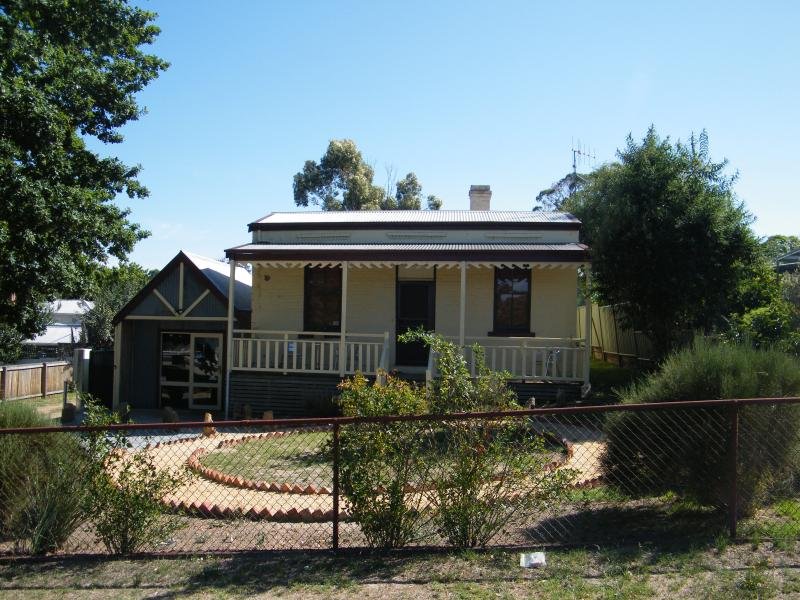 1 Bull Street, Castlemaine, Vic 3450 Property Details