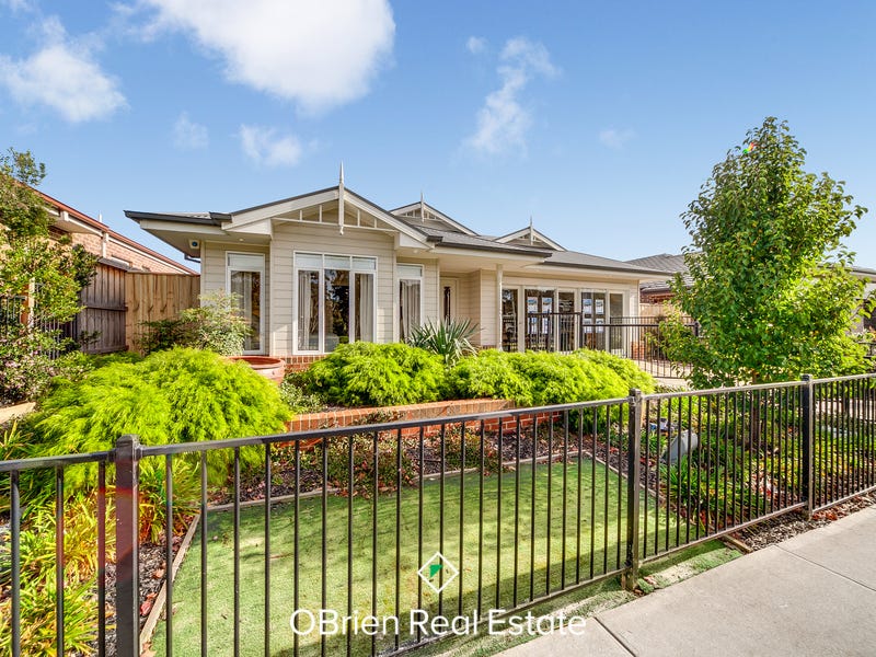 17 Red Maple Drive, Cranbourne West, VIC 3977