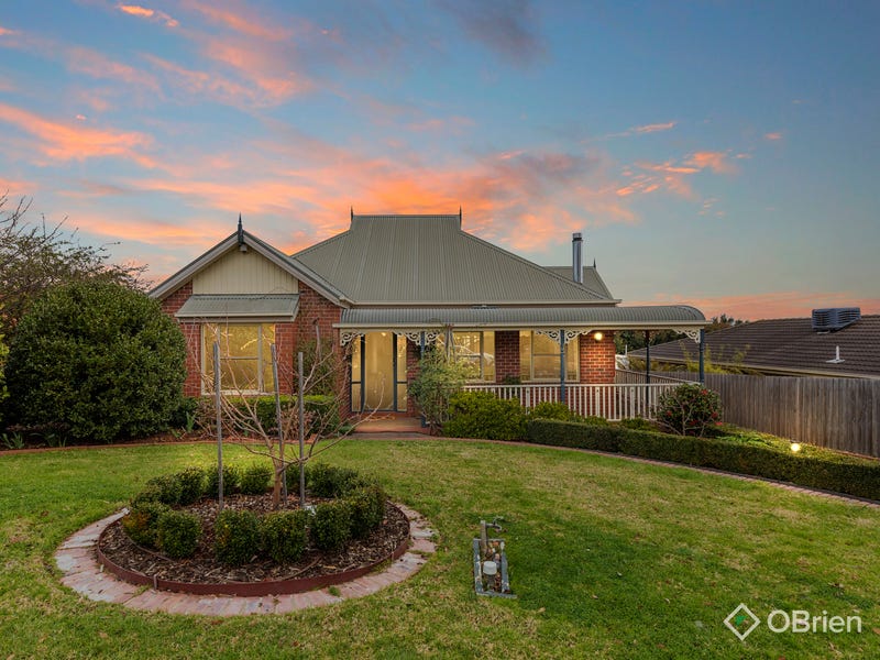 17 Highland Drive, Pakenham, VIC 3810