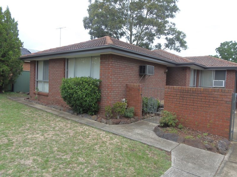 42 Menzies Circuit, St Clair, NSW 2759