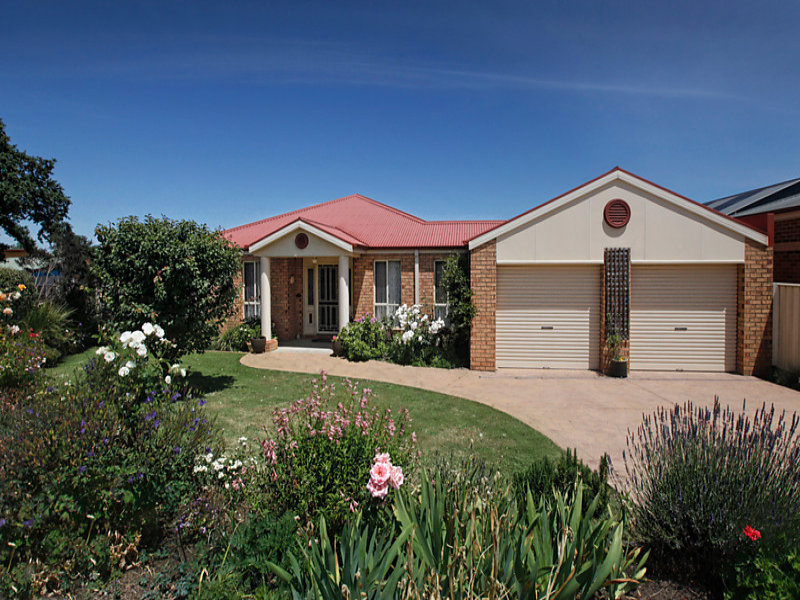 29 Warren Street, Vic 3444 Property Details