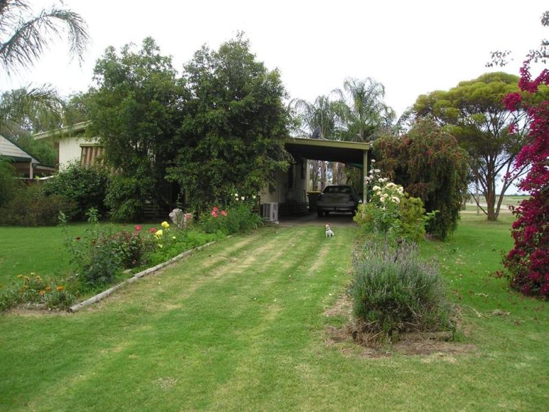 21 Murray Street, Tooleybuc, NSW 2736 Property Details