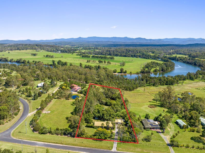 24 Glenduart Grove, Moruya, NSW 2537 Property Details