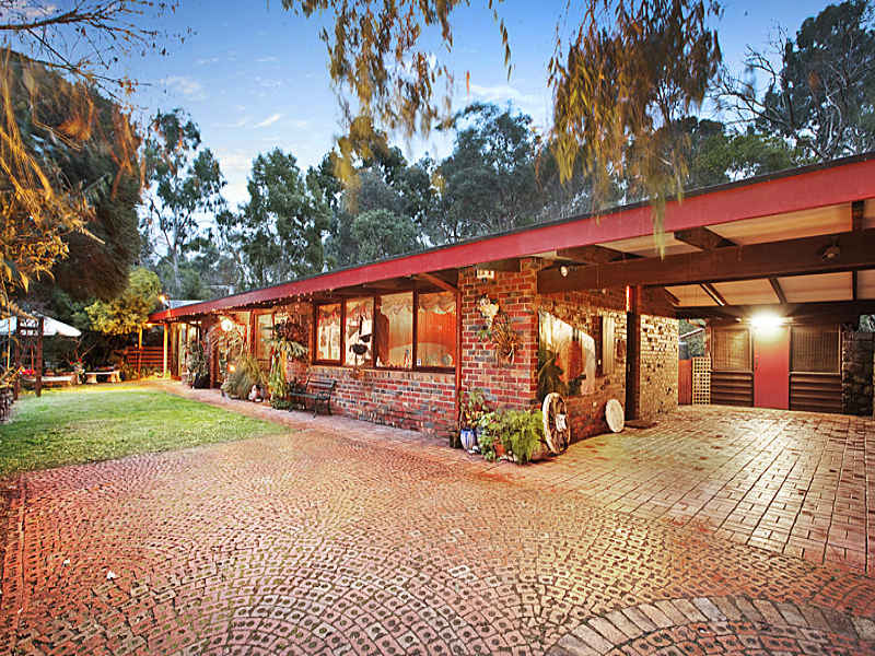 77 Zig Zag Road, Eltham, Vic 3095 Property Details