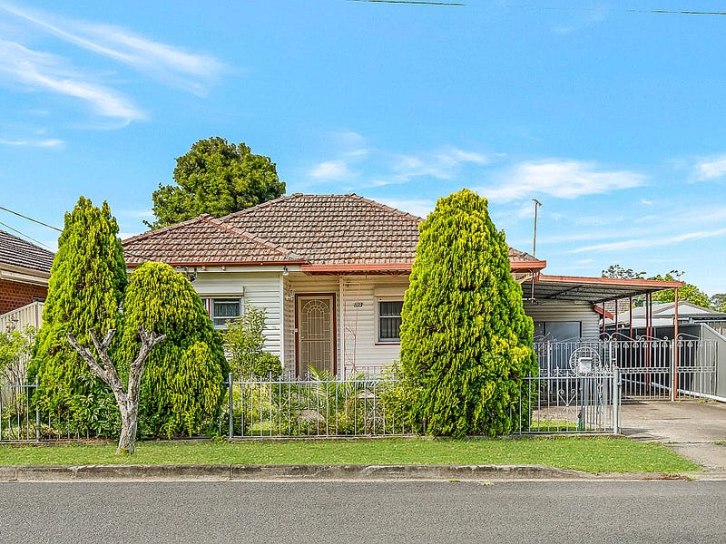 Houses for Sale in Canley Vale, NSW 2166