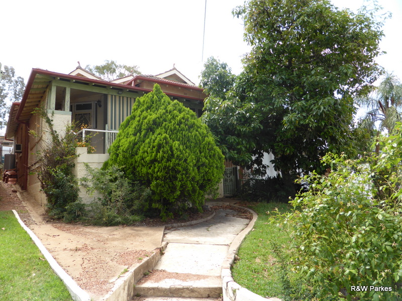 15 Currajong Street, Parkes, NSW 2870