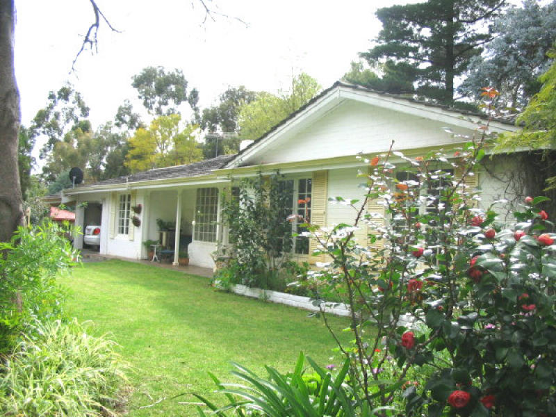 11 Wheelwright Road, Lesmurdie, WA 6076